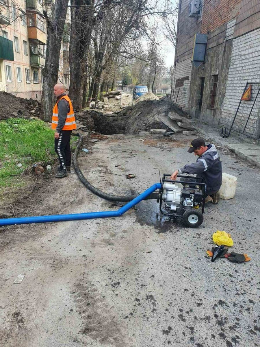 ХТС продолжают подавать тепло и горячую воду в дома Харькова